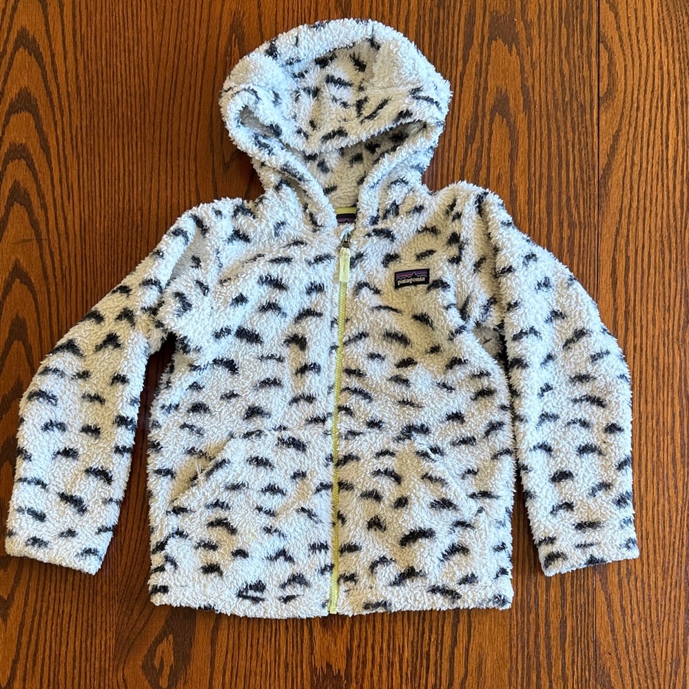 Patagonia Fleece bear hoodie 5T